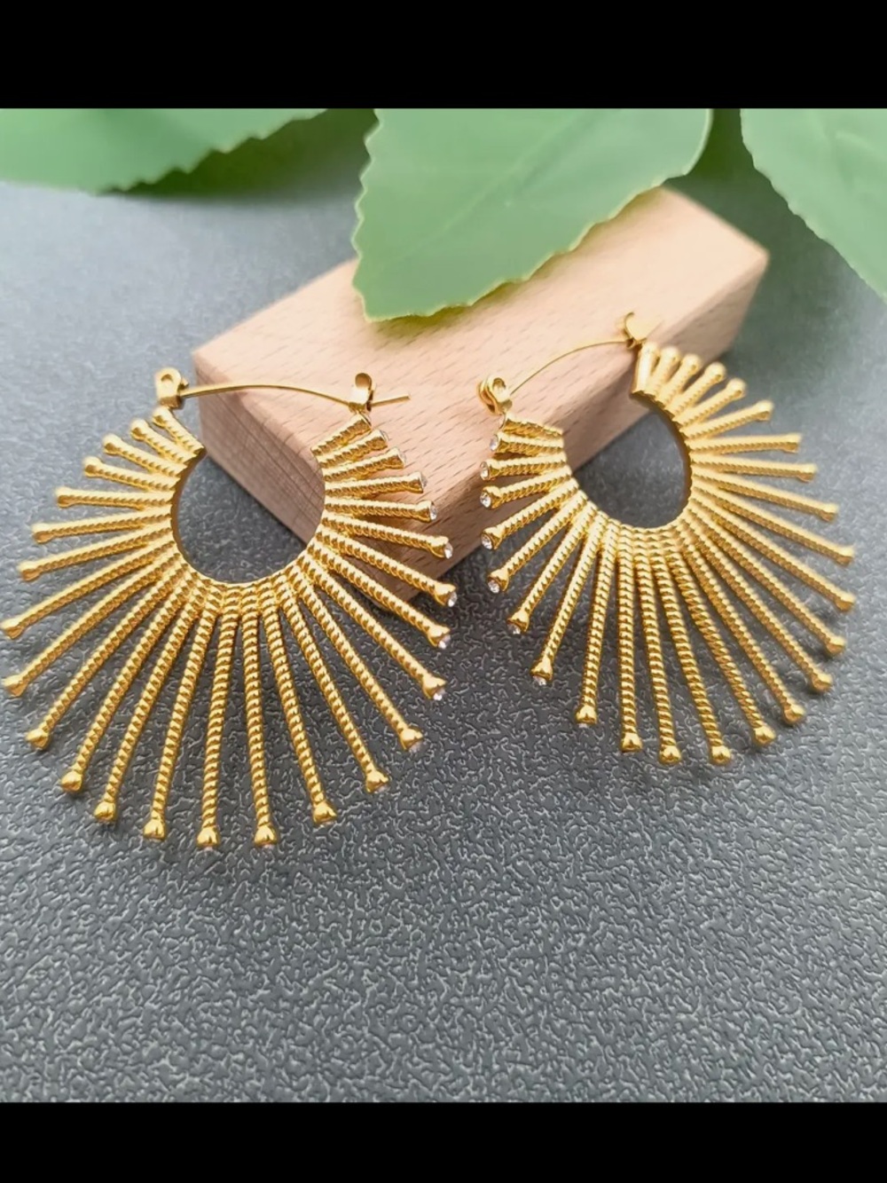 265. Inlaid CZ fan shaped 18k gold hoop earrings